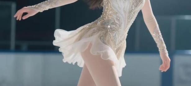 华体会馆-美妙舞姿！花样滑冰选手完美演绎