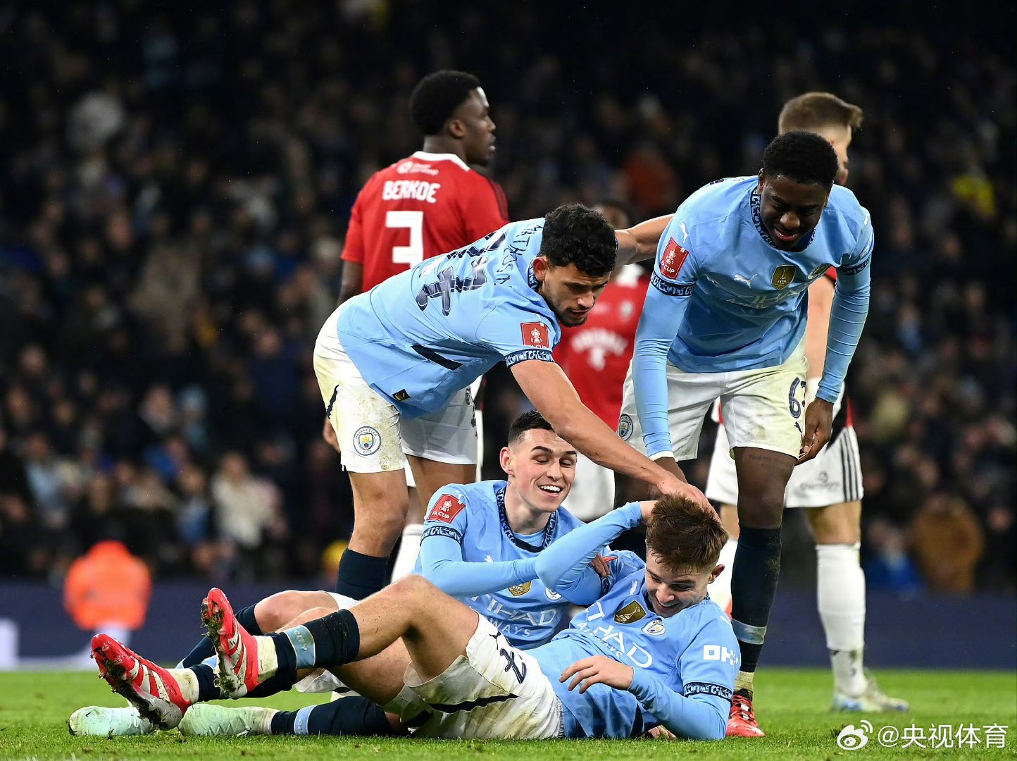 包含曼城连续不胜,争冠形势陷入困境的词条 包含曼城连续不胜,争冠形势陷入困境的词条