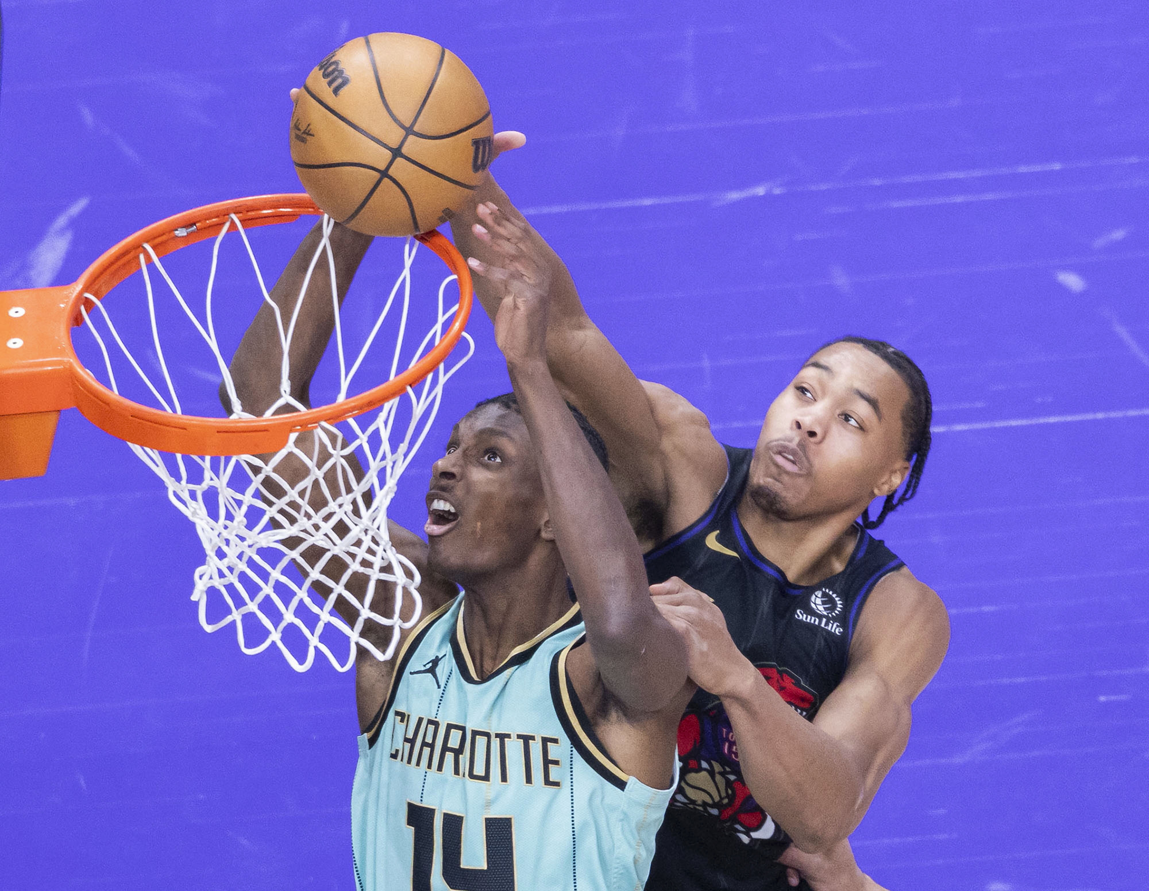 猛龙大胜国王,继续取得连胜 猛龙大胜国王,继续取得连胜