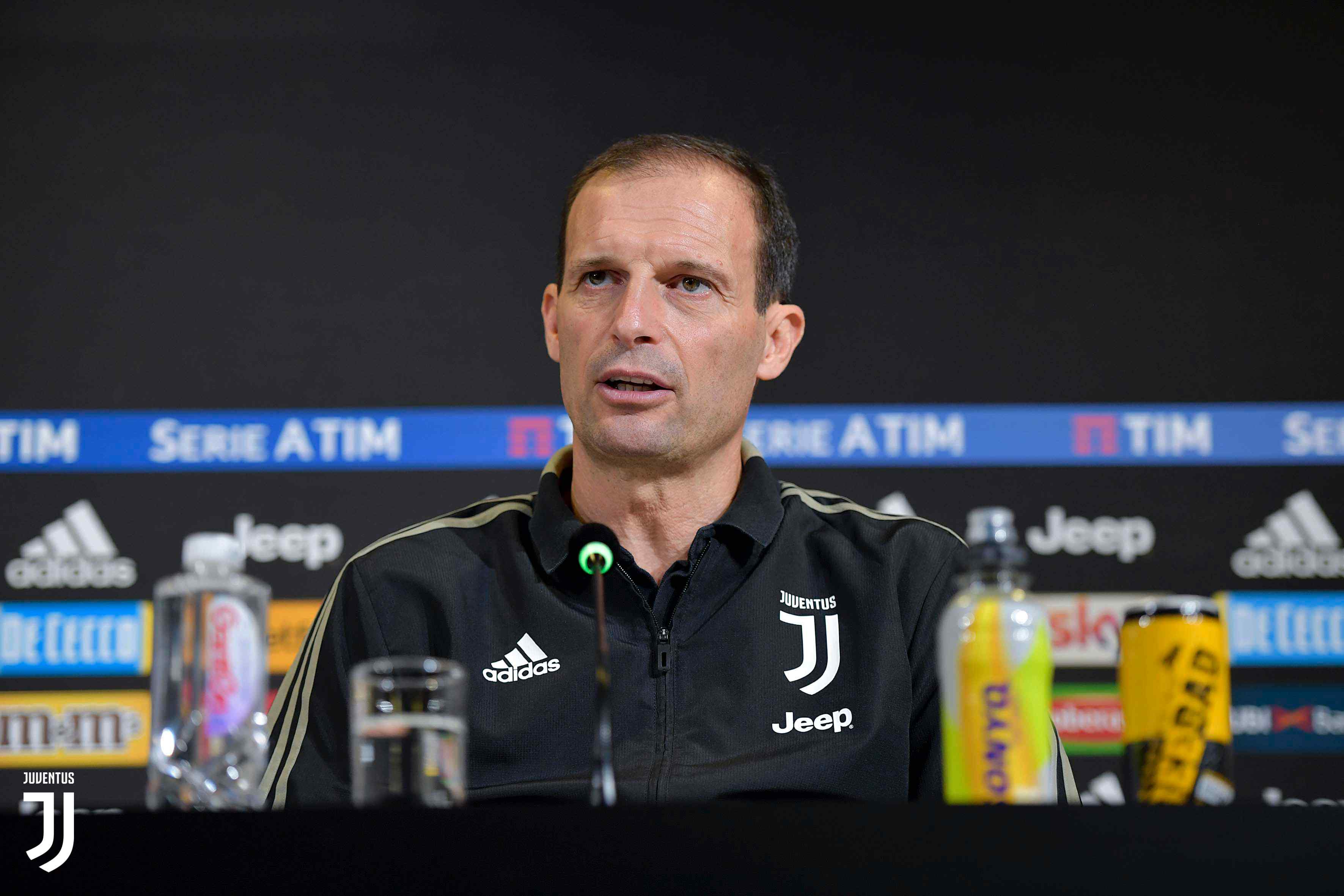 沙尔克主帅变阵获得胜利提振士气 沙尔克主帅变阵获得胜利提振士气