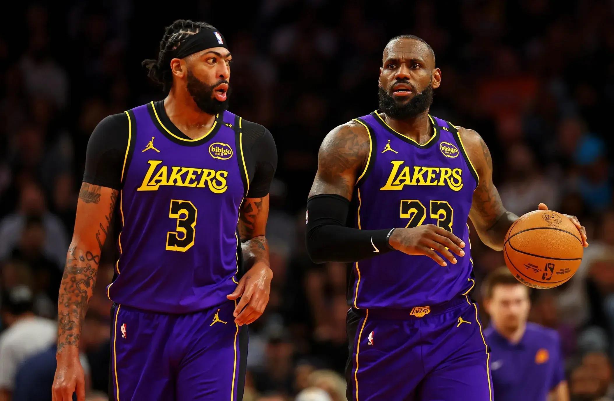 爵士队主帅怒吼指责队员失误 爵士队主帅怒吼指责队员失误