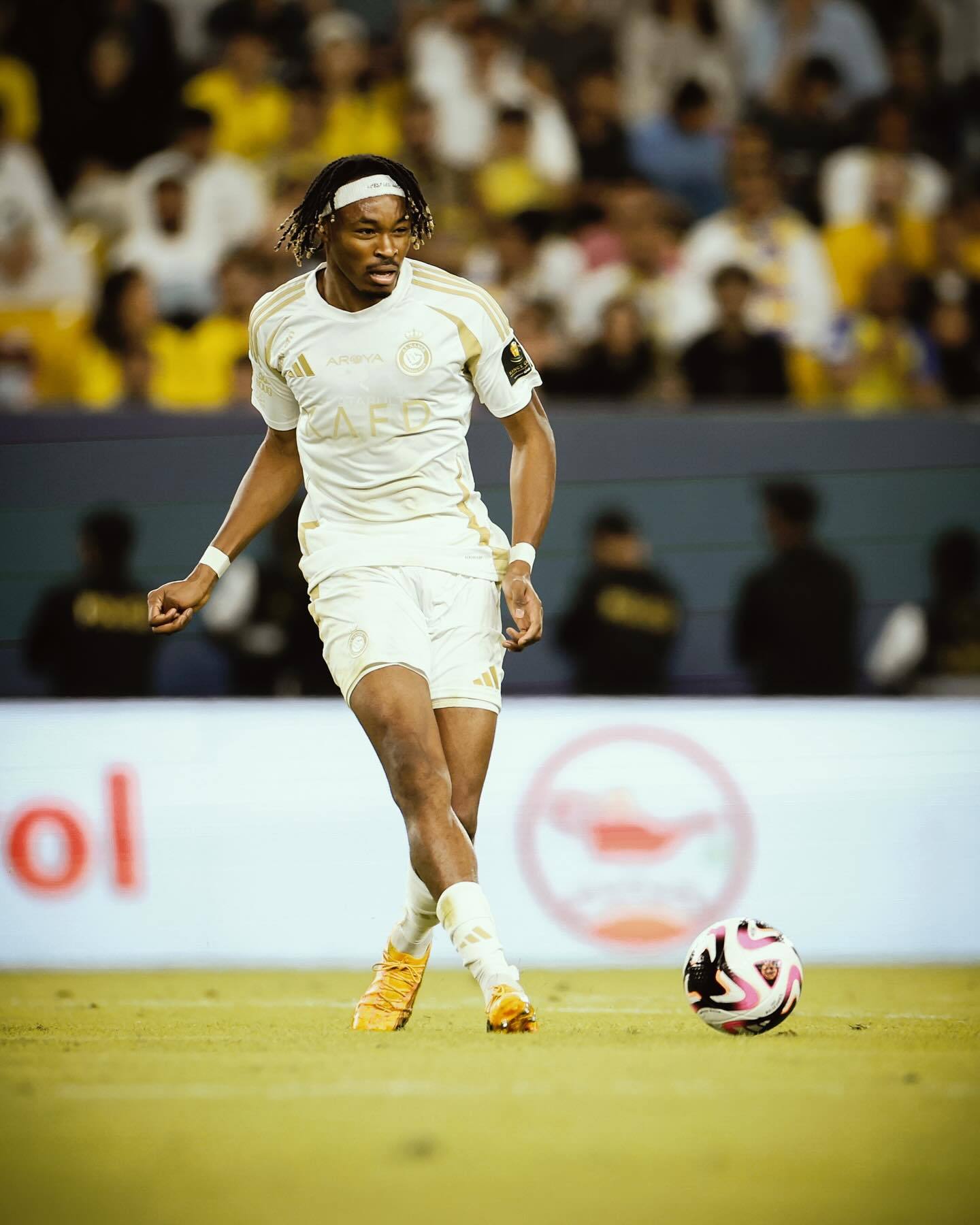 包含非洲球员连续破门,助球队取得胜利的词条 包含非洲球员连续破门,助球队取得胜利的词条