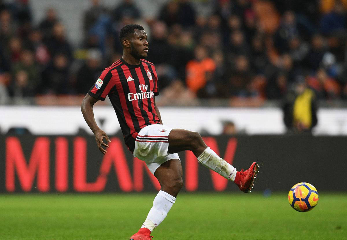 关于热那亚签下新后卫,提升球队实力的信息 关于热那亚签下新后卫,提升球队实力的信息