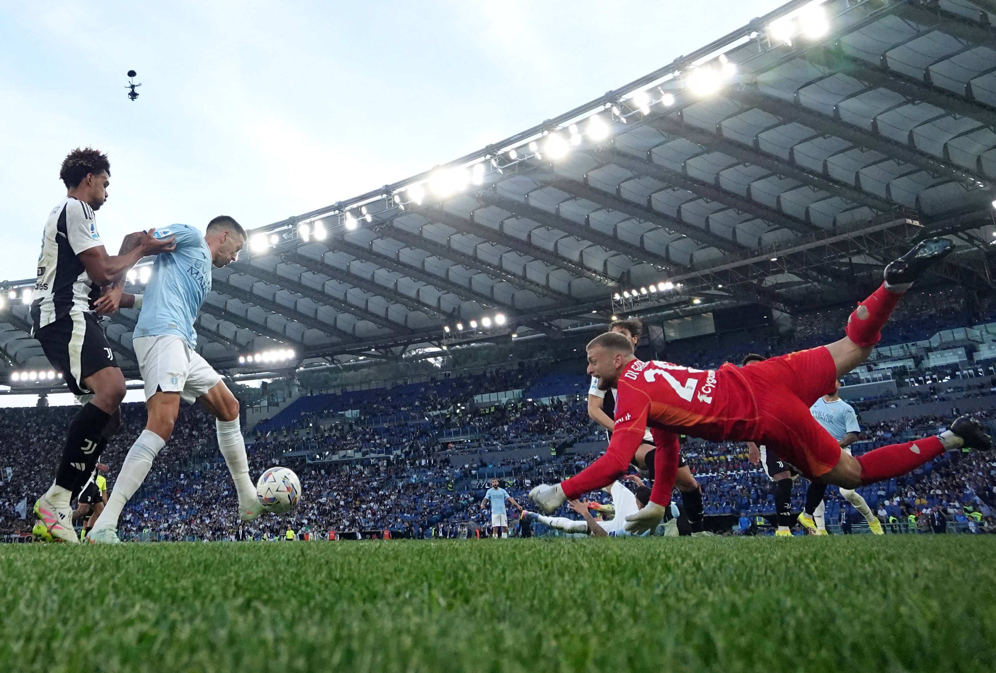 尤文图斯不敌拉齐奥,连胜被终结 尤文图斯不敌拉齐奥,连胜被终结