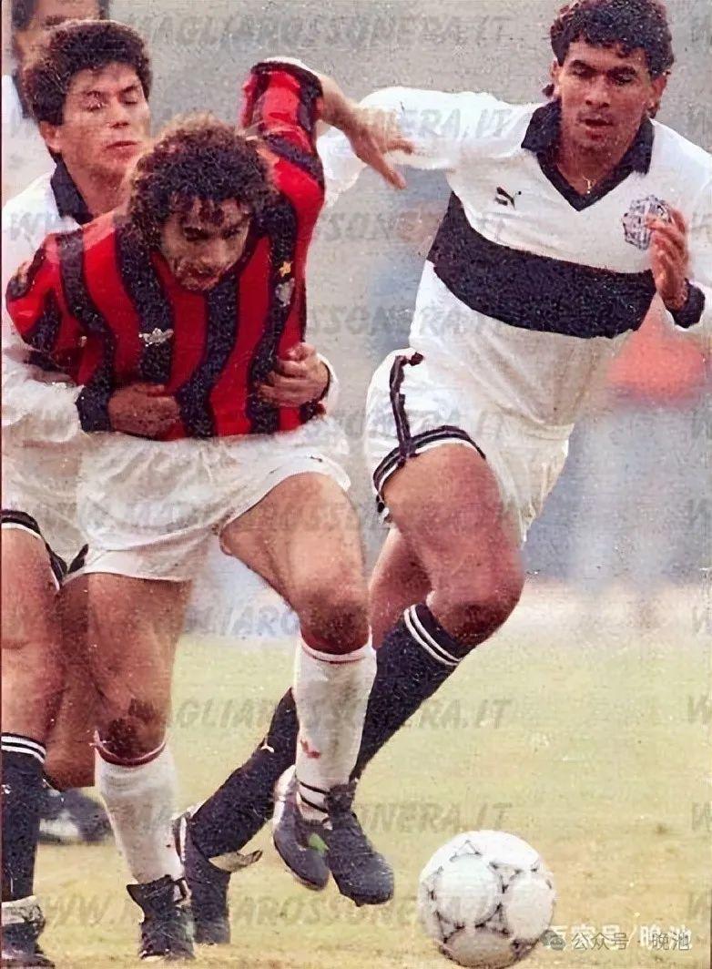 关于荷兰队全队发威,壮烈击败对手晋级四分之一决赛的信息 关于荷兰队全队发威,壮烈击败对手晋级四分之一决赛的信息