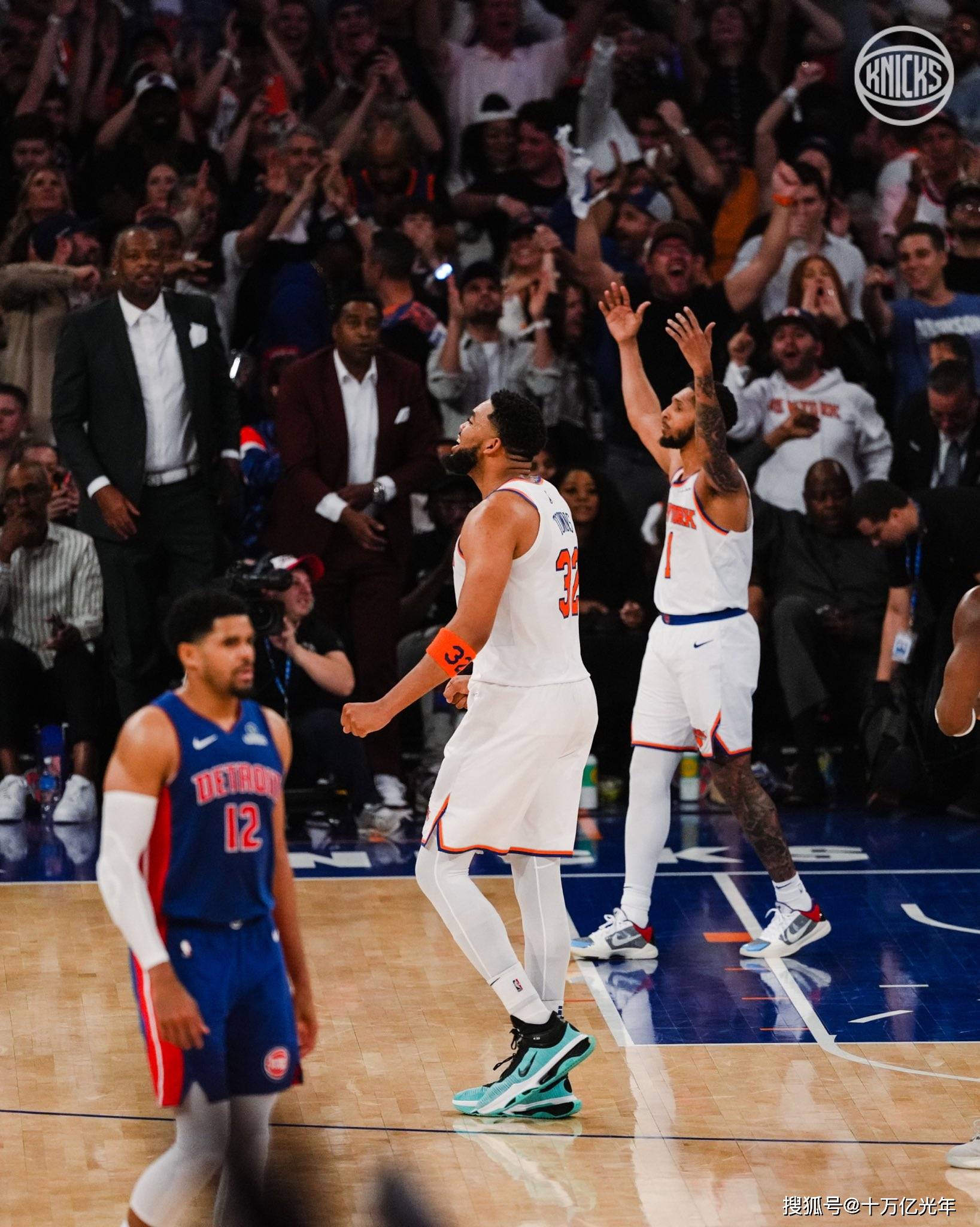 包含尼克斯逆转篮网，实现突破式胜利的词条