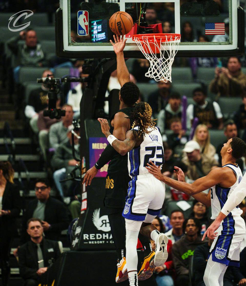 关于马刺战胜掘金，德罗赞状态回勇助球队获胜的信息