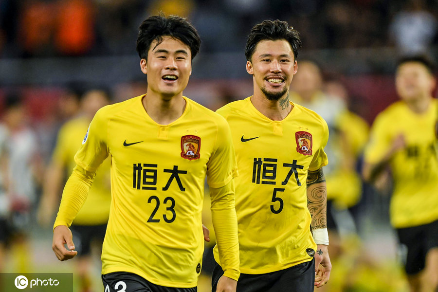 关于广州恒大发挥稳定，成功获得小组第一的信息