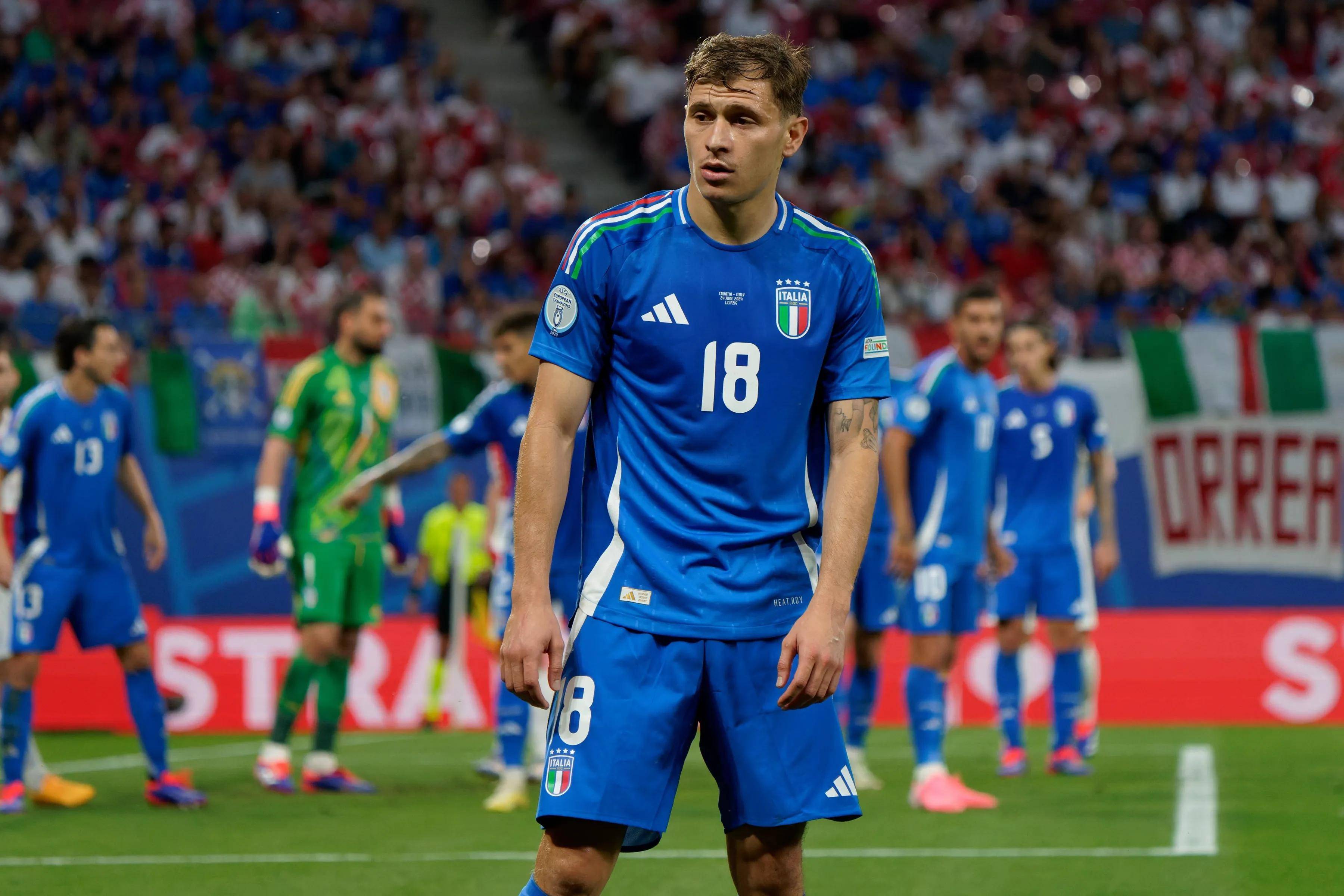 包含意大利足球俱乐部做好备战，欲夺取意甲冠军的词条